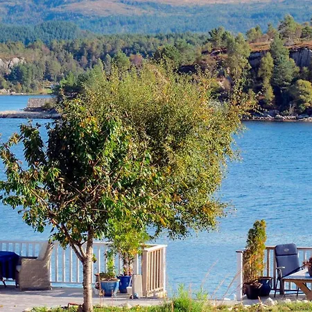 Awesome In With House Sea View Holiday home Fitjar